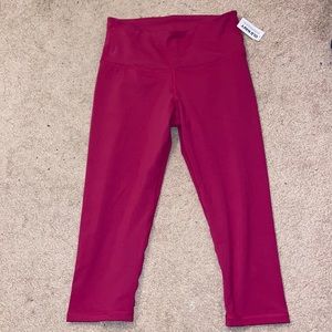 NWT Old Navy High Waisted / High Rise Powerpress Crop Leggings